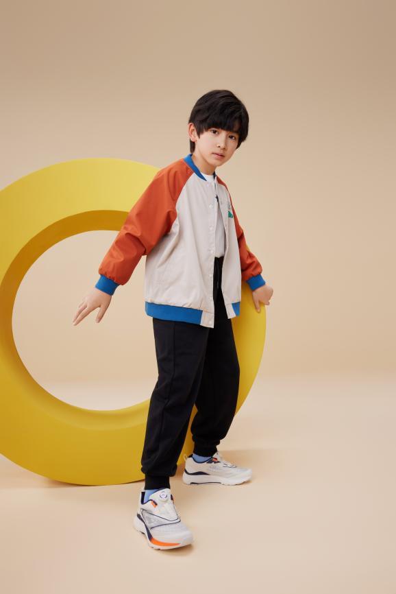 上涨趋势功能性儿童运动鞋成“刚需”千亿球友会平台登录热爱运动人群呈(图2)